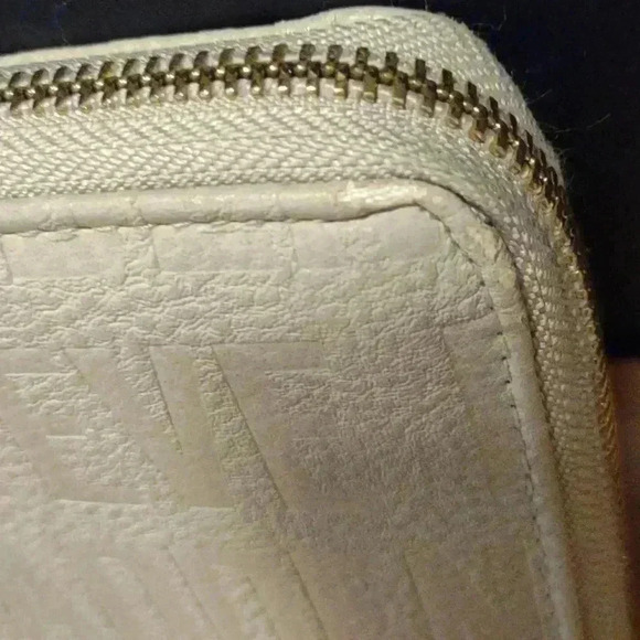 Steve Madden wristlet cream color - Picture 6 of 7